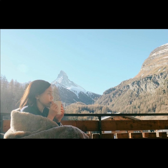 Meet your Posher, Devy - Picture 7 of 8